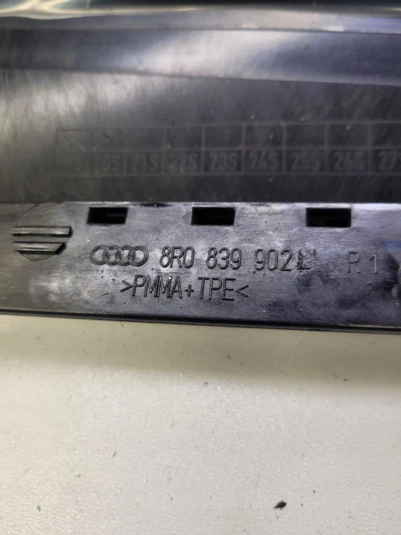 NAKŁADKA OSŁONA DRZWI AUDI Q5 8R 8R0839902L PT