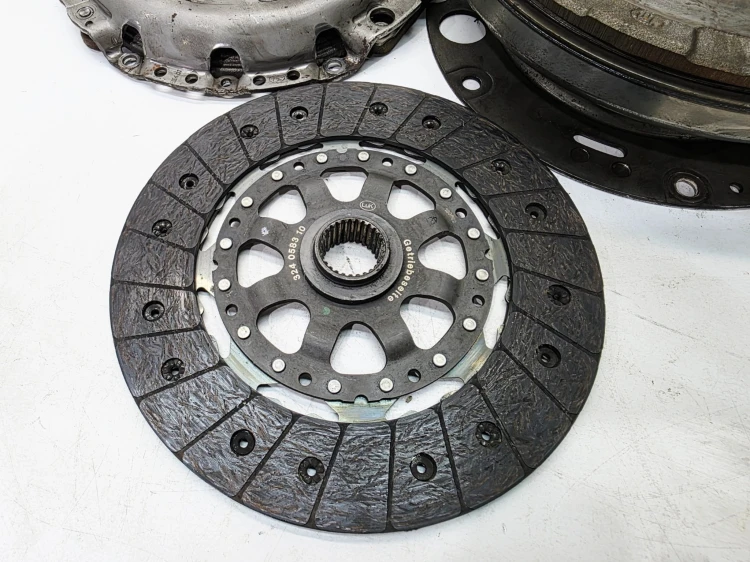 KOŁO DWUMASOWE SPRZĘGŁO AUDI A4 B8 A5 2.0 TDI TFSI 415034410 3/26