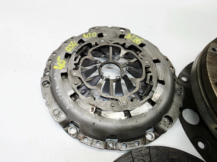 KOŁO DWUMASOWE SPRZĘGŁO AUDI A4 B8 A5 2.0 TDI TFSI 415034410 3/26