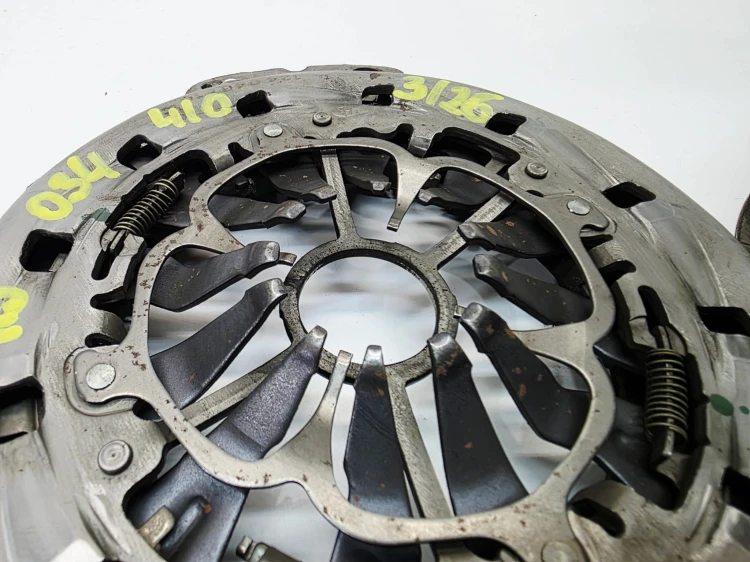 KOŁO DWUMASOWE SPRZĘGŁO AUDI A4 B8 A5 2.0 TDI TFSI 415034410 3/26