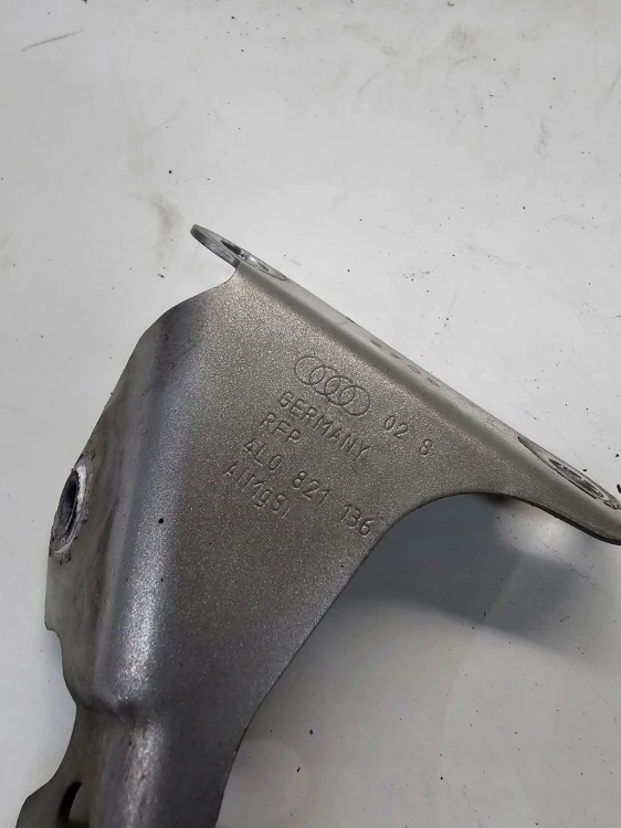 WSPORNIK MOCOWANIE BŁOTNIKA PRAWY PRZÓD AUDI Q7 4L 4L0821136