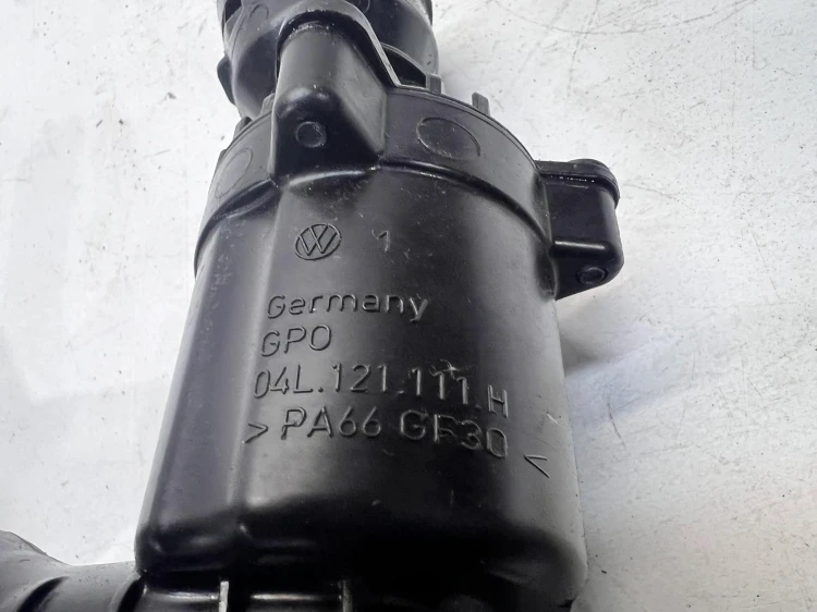 OBUDOWA TERMOSTATU AUDI A4 B9 A5 2.0 TDI 04L121111H