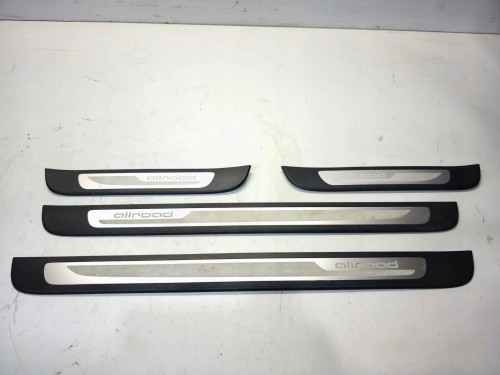 LISTWA LISTWY PROGOWE WEWNĘTRZNE KOMPLET AUDI A6 C7 ALLROAD