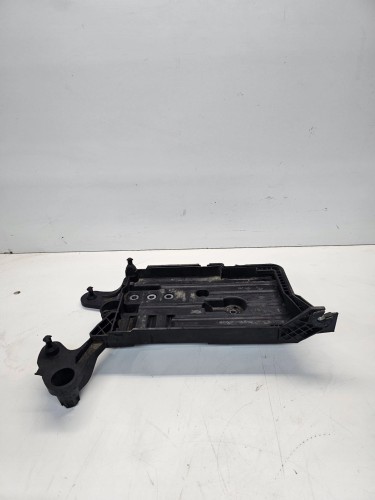 PODSTAWA AKUMULATORA AUDI A3 8V Q3 VW SEAT 5Q0915321H