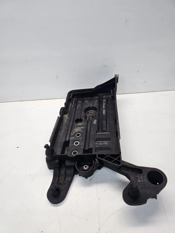 PODSTAWA AKUMULATORA AUDI A3 8V Q3 VW SEAT 5Q0915321H