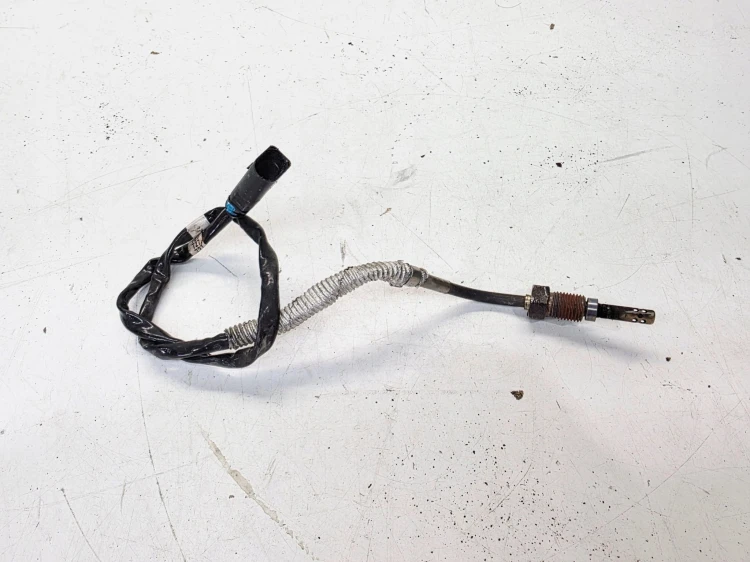 CZUJNIK TEMPERATURY SPALIN AUDI VOLKSWAGEN SEAT SKODA 04L906088AE