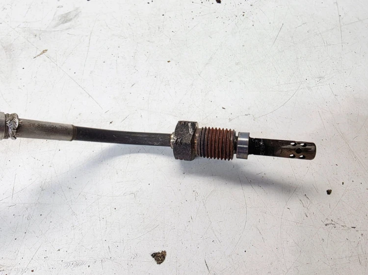 CZUJNIK TEMPERATURY SPALIN AUDI VOLKSWAGEN SEAT SKODA 04L906088AE