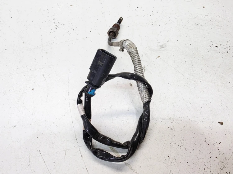 CZUJNIK TEMPERATURY SPALIN AUDI VOLKSWAGEN SEAT SKODA 04L906088AE