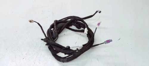 WIĄZKA KLAPY BAGAŻNIKA TYŁ SPRYSKIWACZA AUDI Q3 8U 8U0971147A