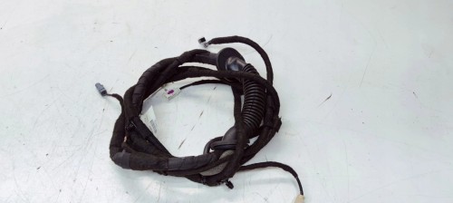WIĄZKA KLAPY BAGAŻNIKA TYŁ SPRYSKIWACZA AUDI Q3 8U 8U0971147A