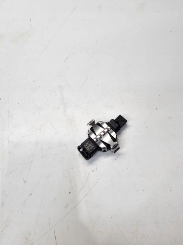 CZUJNIK SENSOR DESZCZU AUDI A4 B9 A5 81A955555B