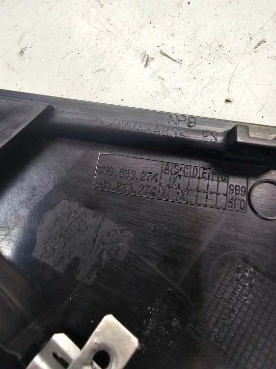 LISTWA NAKŁADKA SŁUPKA DRZWI PRAWY TYŁ AUDI Q3 8U 8U0853274