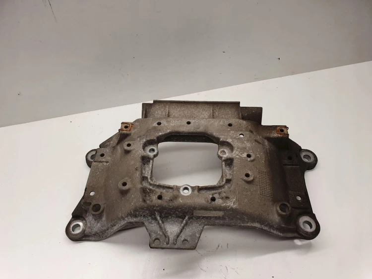 ŁAPA PODPORA SKRZYNI BIEGÓW AUDI A4 A5 8K0399263BA