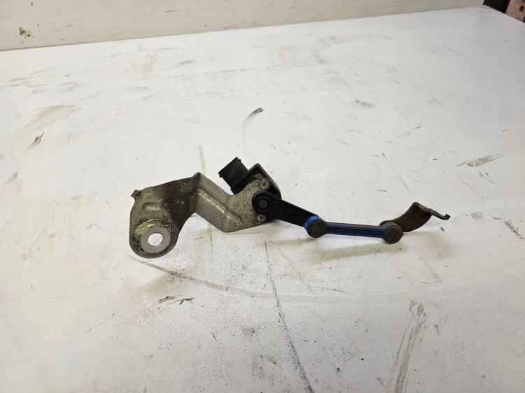 CZUJNIK POZIOMOWANIA ŚWIATEŁ AUDI A4 B7 8E0616571D