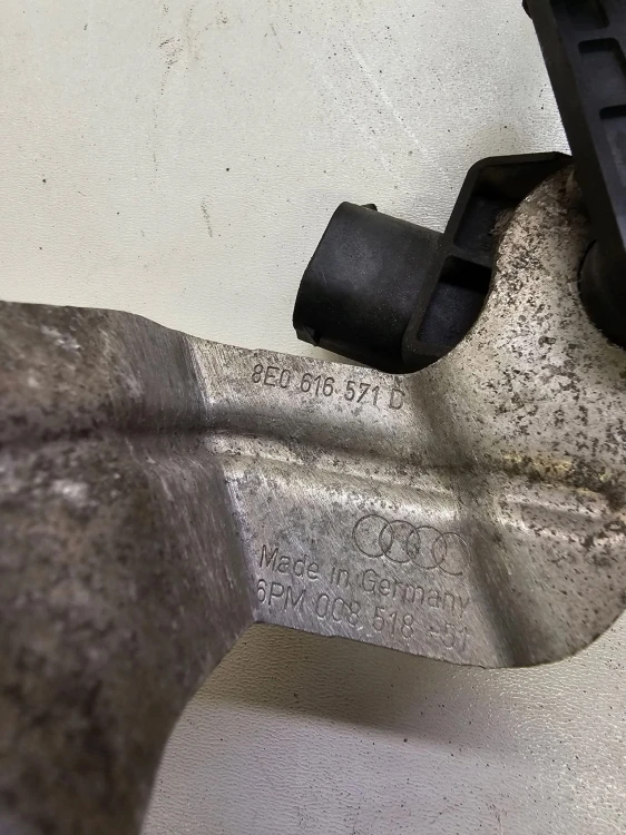CZUJNIK POZIOMOWANIA ŚWIATEŁ AUDI A4 B7 8E0616571D