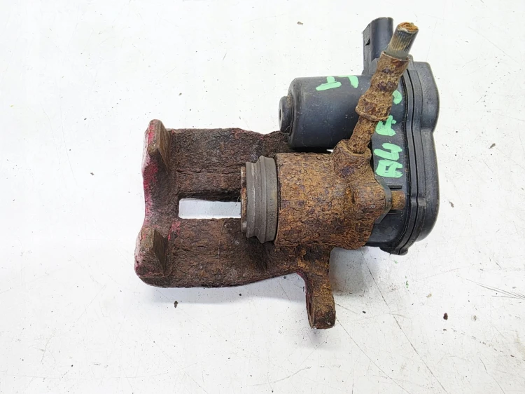 ZACISK HAMULCOWY ELEKTRYCZNY LEWY TYŁ AUDI A4 B8 A5 Q5 POD TARCZĘ 330MM