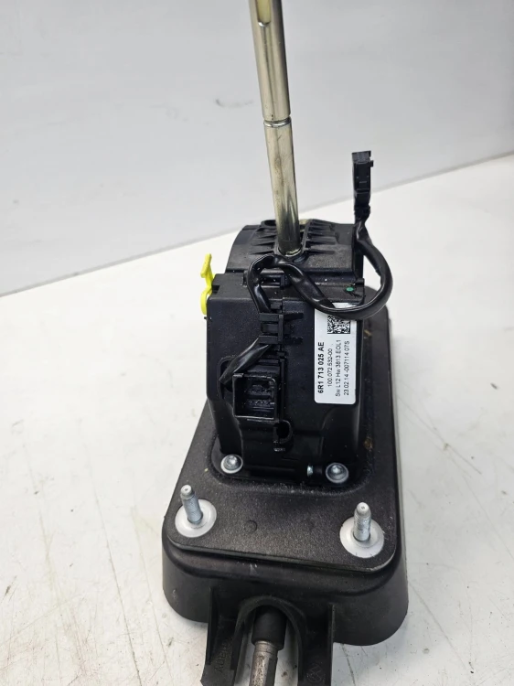 WYBIERAK LEWAREK AUTOMAT AUDI A1 8X VW 6R1713025AE
