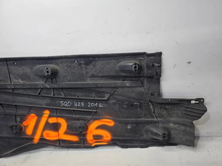 OSŁONA PŁYTA PODWOZIA LEWA DUŻA AUDI A3 8V VOLKSWAGEN SEAT 5Q0825201L 1/26