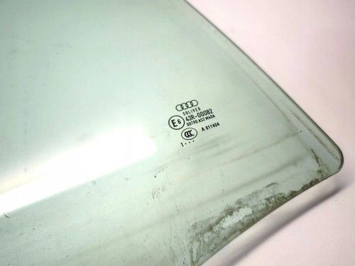 SZYBA BOCZNA DRZWI PRAWY TYŁ AUDI A4 B8 AVANT KOMBI 2011R 8K9