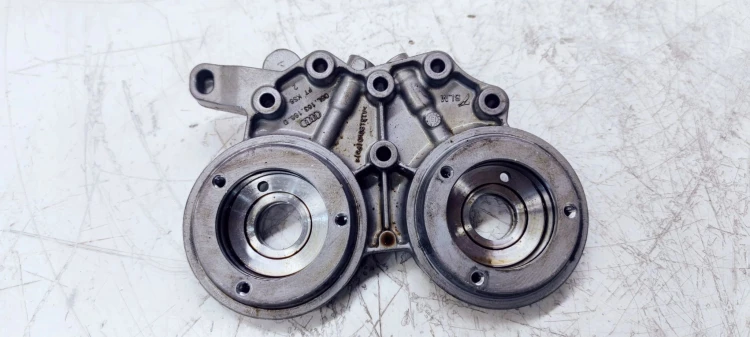 OBUDOWA WAŁKÓW AUDI A3 A4 1.8 2.0 TFSI 06L103166D