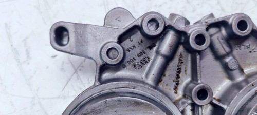 OBUDOWA WAŁKÓW AUDI A3 A4 1.8 2.0 TFSI 06L103166D