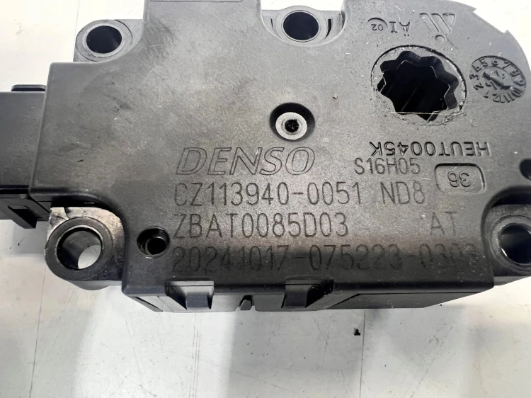 SILNICZEK NAGRZEWNICY AUDI CZ113940