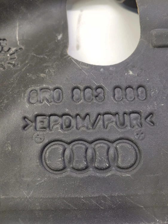 WYGŁUSZENIE BŁOTNIKA LEWE AUDI Q5 8R 8R0863889