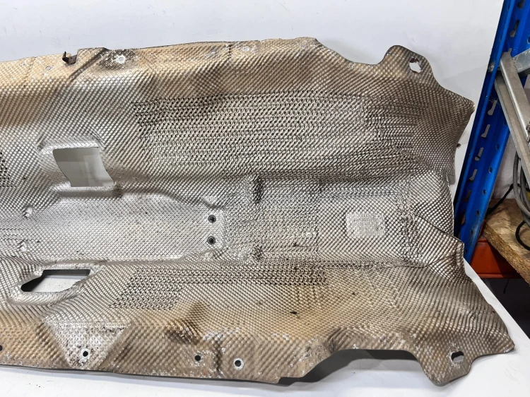 OSŁONA TERMICZNA TUNELU AUDI TT 8J 8J0825661D