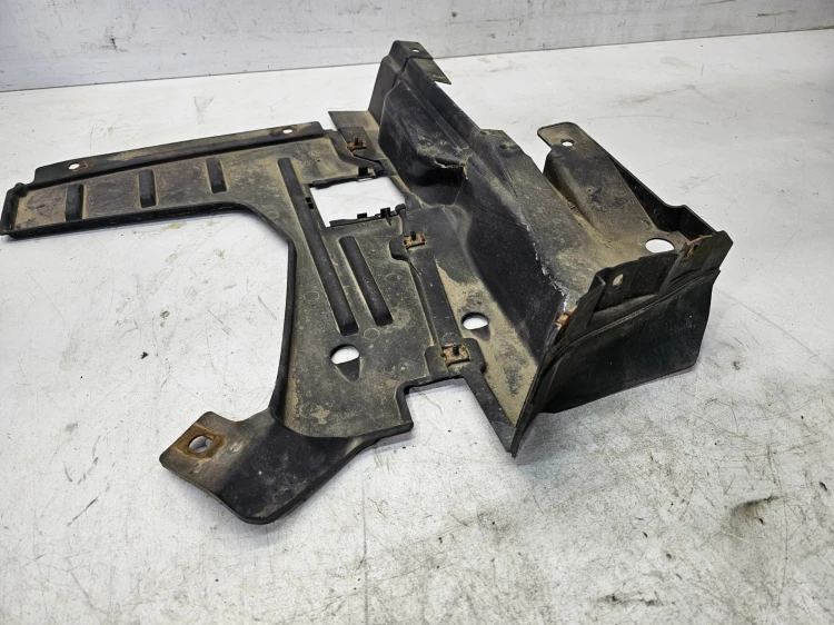 OSŁONA PODWOZIA TYŁ AUDI Q3 8U 8U0825214E 8U0825216B
