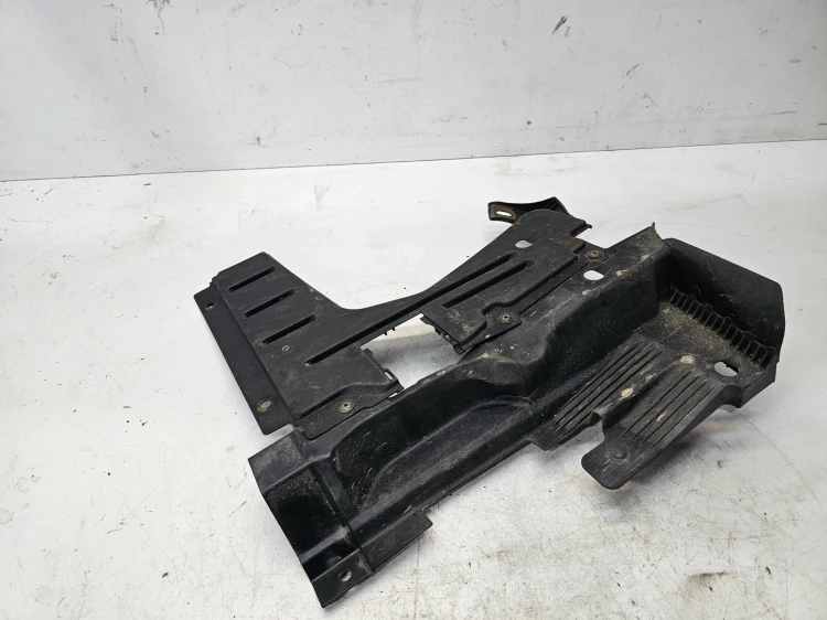 OSŁONA PODWOZIA TYŁ AUDI Q3 8U 8U0825214E 8U0825216B