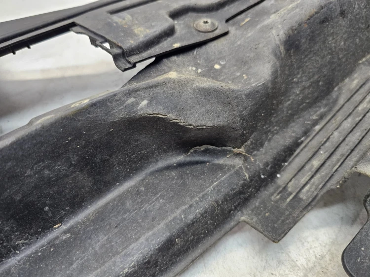OSŁONA PODWOZIA TYŁ AUDI Q3 8U 8U0825214E 8U0825216B
