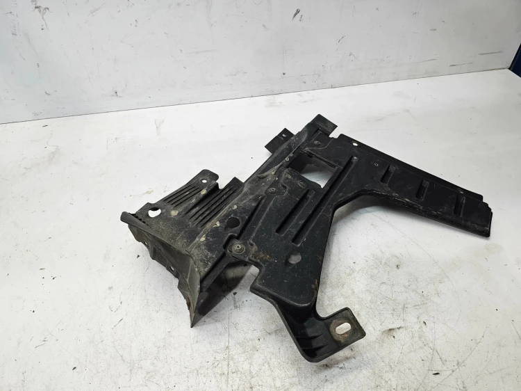 OSŁONA PODWOZIA TYŁ AUDI Q3 8U 8U0825214E 8U0825216B