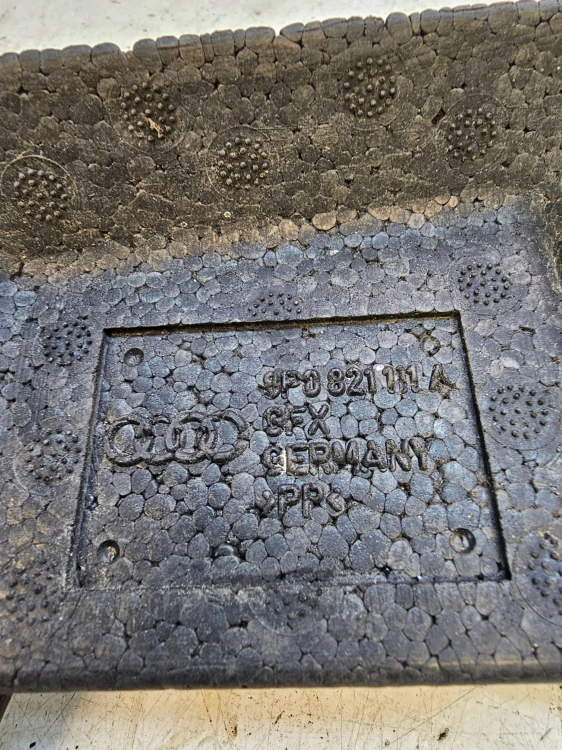 WYGŁUSZENIE BŁOTNIKA LEWE AUDI A3 8P 8P0821111A