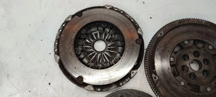 SPRZĘGŁO KOŁO DWUMAS AUDI SEAT VW 2.0 TFSI AXX