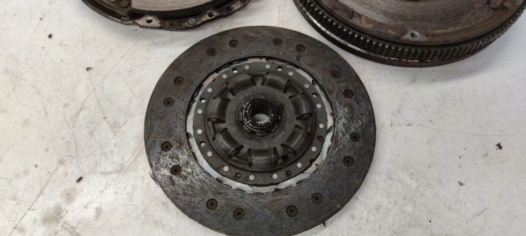 SPRZĘGŁO KOŁO DWUMAS AUDI SEAT VW 2.0 TFSI AXX