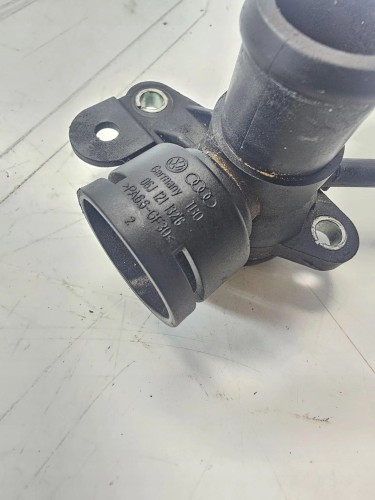 KRÓCIEC WODY TRÓJNIK AUDI A4 B8 A5 A6 06J121132G