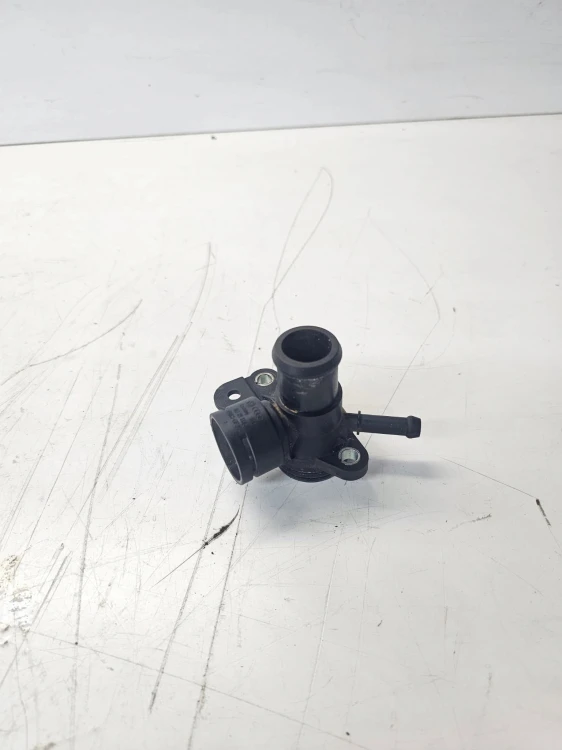 KRÓCIEC WODY TRÓJNIK AUDI A4 B8 A5 A6 06J121132G