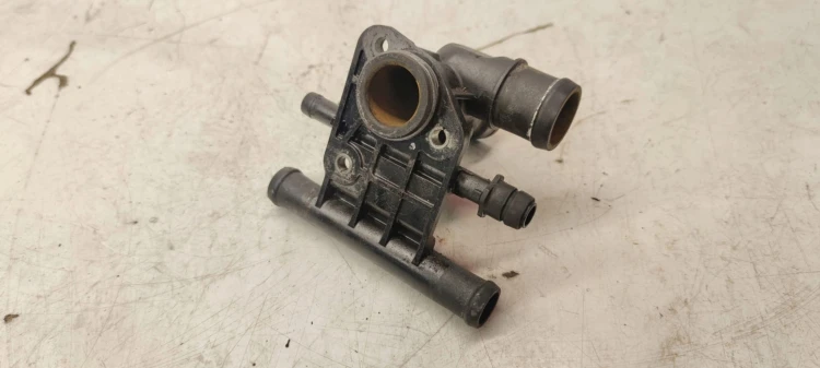 KRÓCIEC WODY RURKI AUDI A3 8P 2.0 TFSI 06F121133H