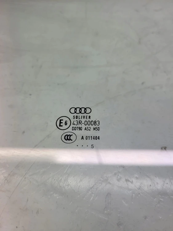 SZYBA DRZWI PRAWY PRZÓD AUDI A6 C6 2005R
