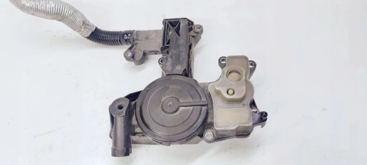 ODDZIELACZ OLEJU AUDI A4 A5 A6 2.0TFSI 06H103495J