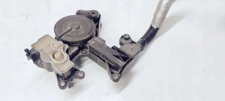 ODDZIELACZ OLEJU AUDI A4 A5 A6 2.0TFSI 06H103495J