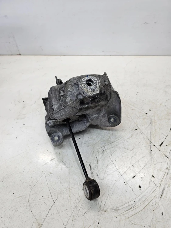 ŁAPA SILNIKA LEWA AUDI A4 B9 A5 4M0199307BN