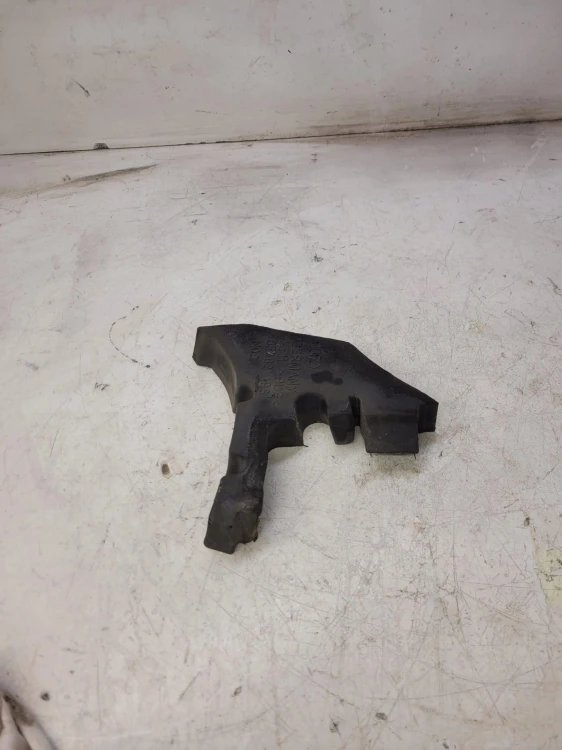 WYGŁUSZENIE BŁOTNIKA PIANKA AUDI Q5 8R 8R0821198