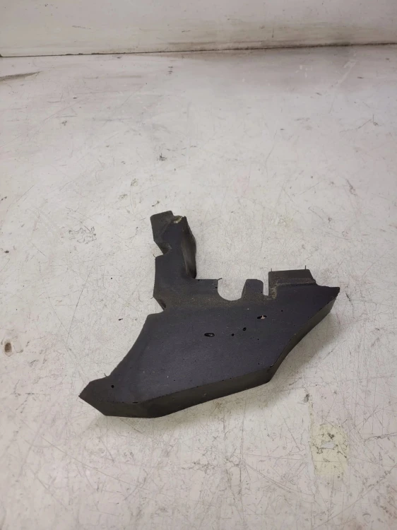 WYGŁUSZENIE BŁOTNIKA PIANKA AUDI Q5 8R 8R0821198