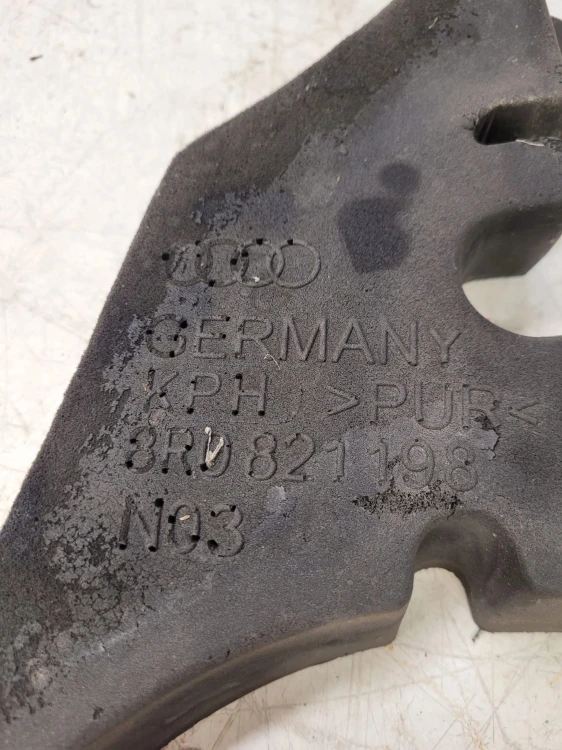 WYGŁUSZENIE BŁOTNIKA PIANKA AUDI Q5 8R 8R0821198