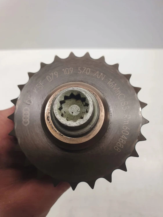 WAŁEK ROZRZĄDU AUDI A6 S4 4,2 BBK BAT 079109570AN