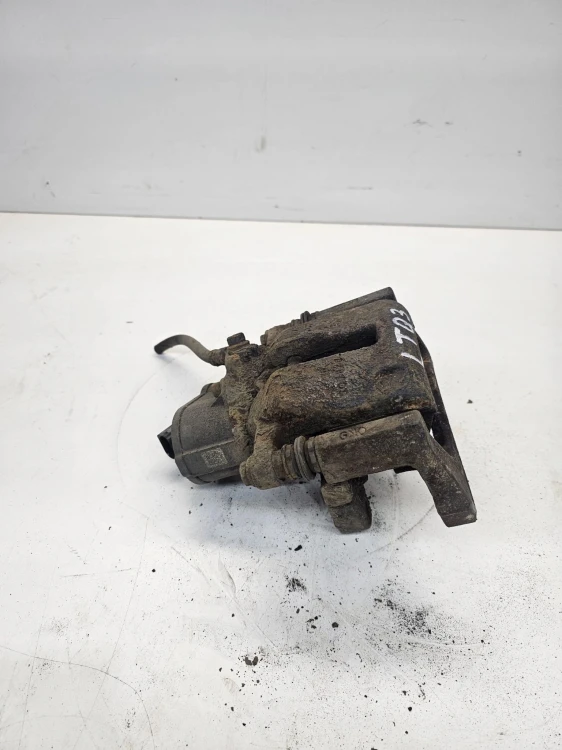 ZACISK HAMULCOWY LEWY TYŁ AUDI Q3 8U QUATTRO VW 5078/J