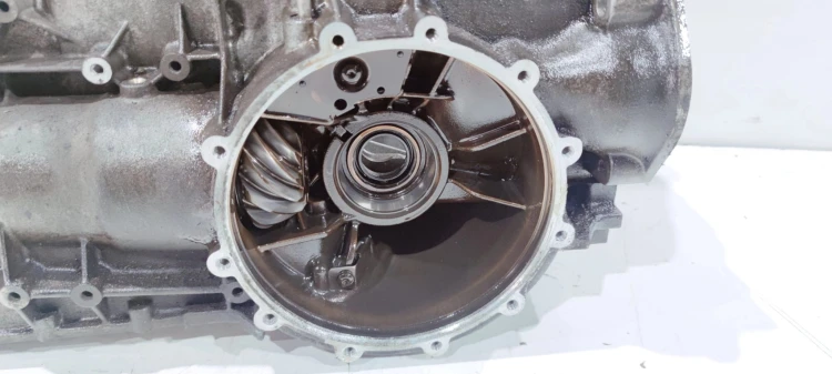 OBUDOWA OSŁONA SKRZYNI BIEGÓW TIPTRONIC 6HP19 AUDI A6 C6 1071401059