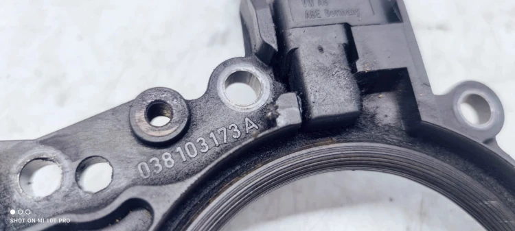 OBUDOWA USZCZELNIACZ WAŁU AUDI 1.9 2.0 038103173A
