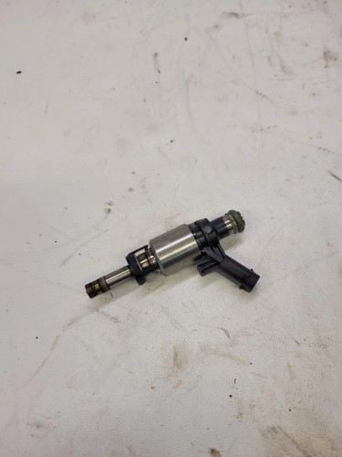 WTRYSK WTRYSKIWACZ AUDI A4 A5 2.0 TFSI 0261500621